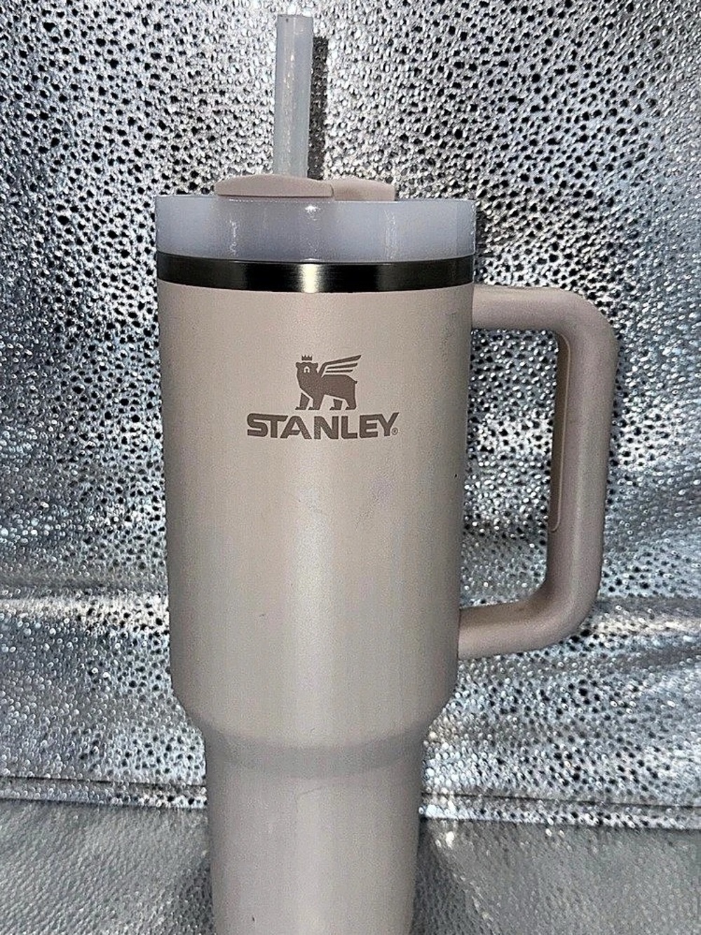Stanley The Quencher H2.0 FlowState Tumbler 40 oz H.2.0 FlowState Tumbler Beige